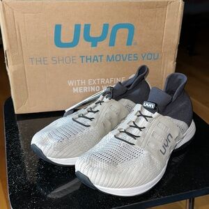 UYN Light Gray Extrafine Merino Wool Knit Athletic Sneakers from Italy
